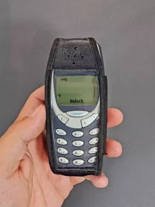 Security by obsolescence using old technology to avoid cybercriminal attacks